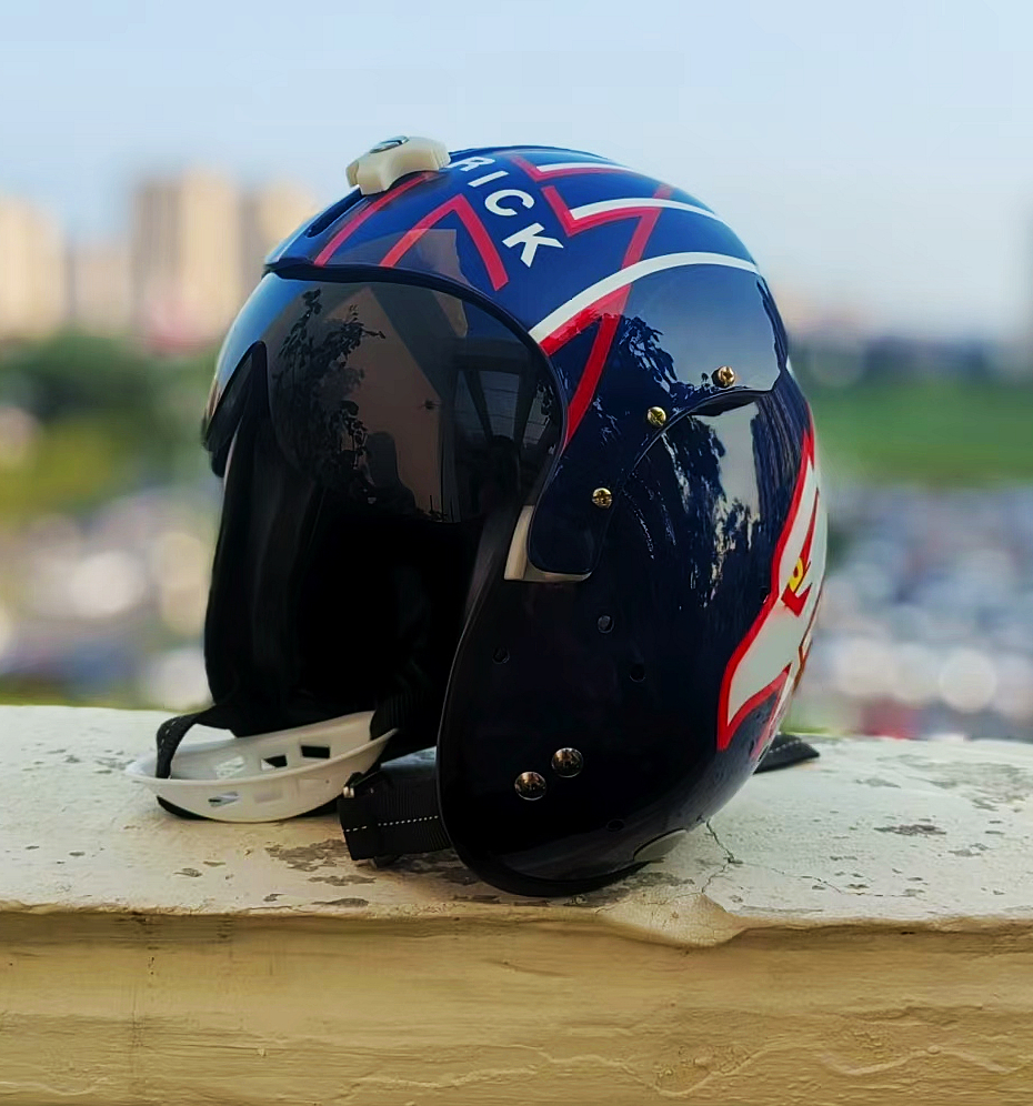 TOP GUN US Navy Maverick Pilot Helmet | Styled Fighter Jet Aviation Helmet for Cosplay, Costumes & Collectors , Eagle Graphic Design - Image 2